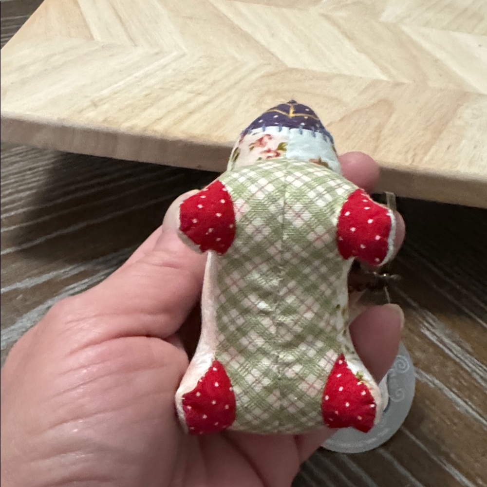 Handmade Floral Sheep Patchworks Keychain - Picture 5 of 5